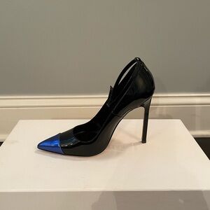 Manolo Blahnik Black Heel w/ Blue Toe Cap